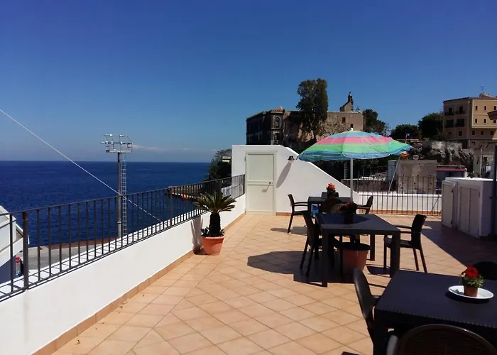 Centro Storico Flat 7 Min From Port Apartment Lipari (Isola Lipari)